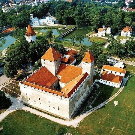 Cozy Summer House With Free Parking Near Town Center & Vikendica *