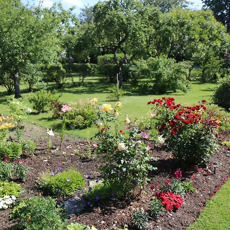 Feriehus Cozy Summer House With Free Parking Near Center & *