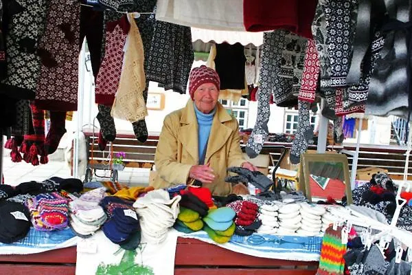 Cozy Summer House With Free Parking Near Center & Σπίτι διακοπών