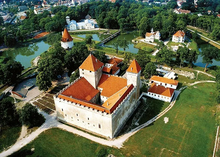 Cozy Summer House With Free Parking Near Center & Дом отдыха *