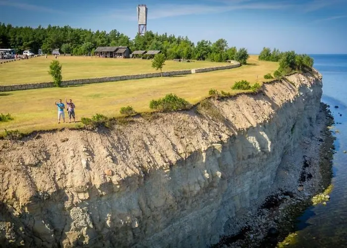 Cozy Summer House With Free Parking Near Center & * Курессааре