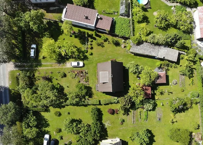 Cozy Summer House With Free Parking Near Center & Дом отдыха