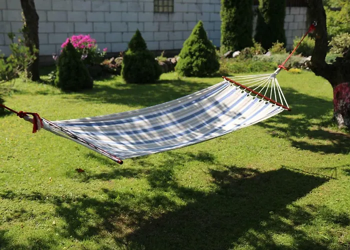 Дом отдыха Cozy Summer House With Free Parking Near Center & Курессааре