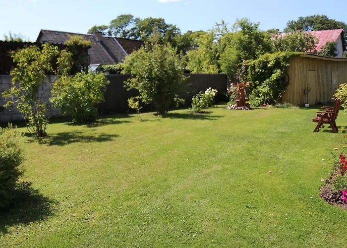 Cozy Summer House With Free Parking Near Center & Курессааре