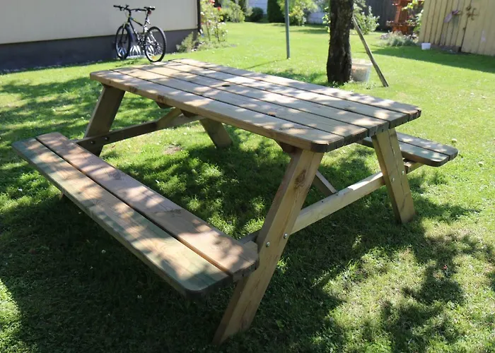 Дом отдыха Cozy Summer House With Free Parking Near Center & Курессааре